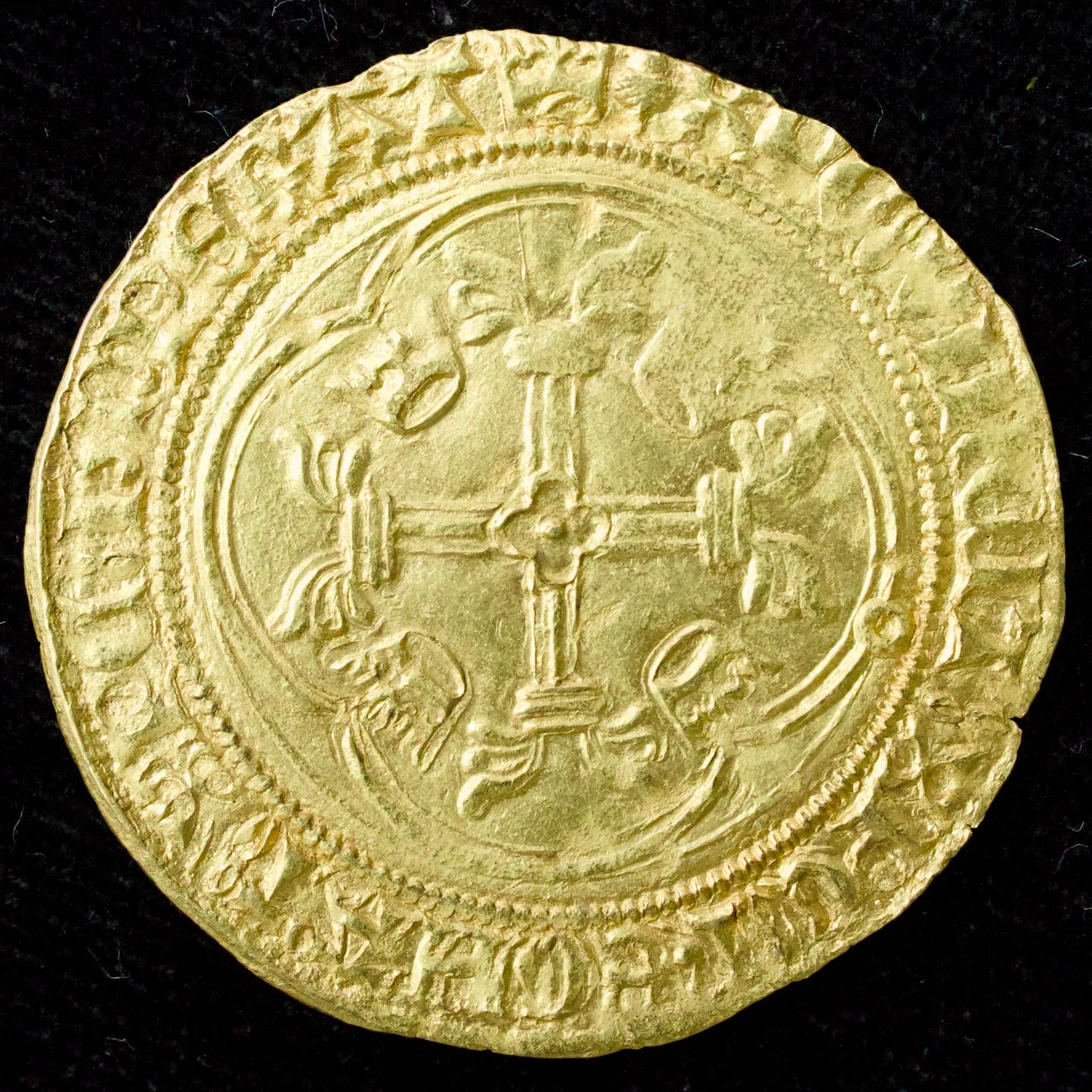 Charles VII (1422-1461) Écu d'or à la couronne 3e type ou écu neuf - point 9ème La Rochelle 3.45 gr Flan Large