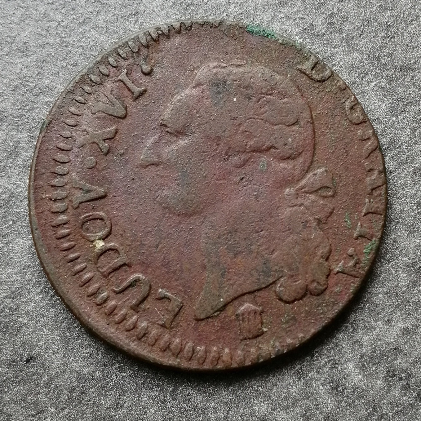 Luis XVI (1774-1792) Sol à l'écu 1785 K Burdeos - Golpe descentrado - 10,35 gr