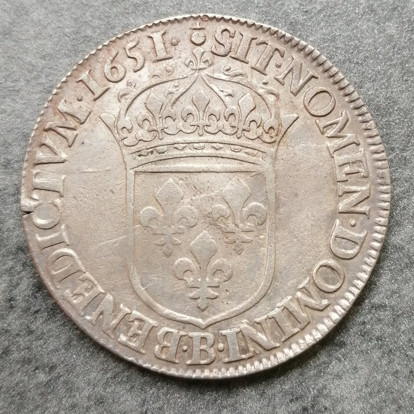 Luis XIV (1643-1715) 1/2 ecu con mecha larga - Globo crucífero - 1651 B Rouen 13,62 gr - L4L. 164