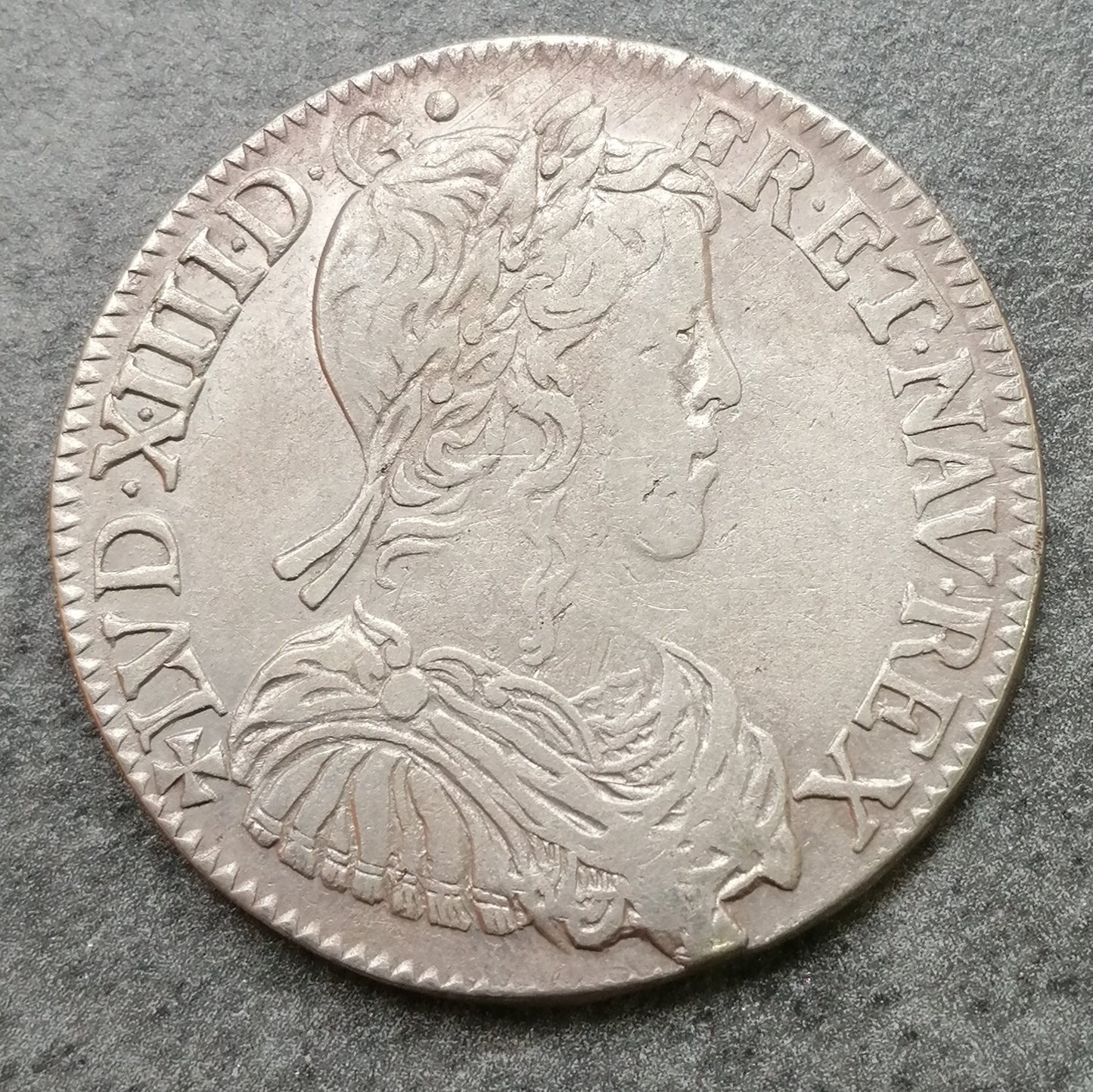 Luis XIV (1643-1715) 1/2 ecu con mecha larga - Cruz de Malta - 1654 T Nantes 13,54 gr - L4L. 164