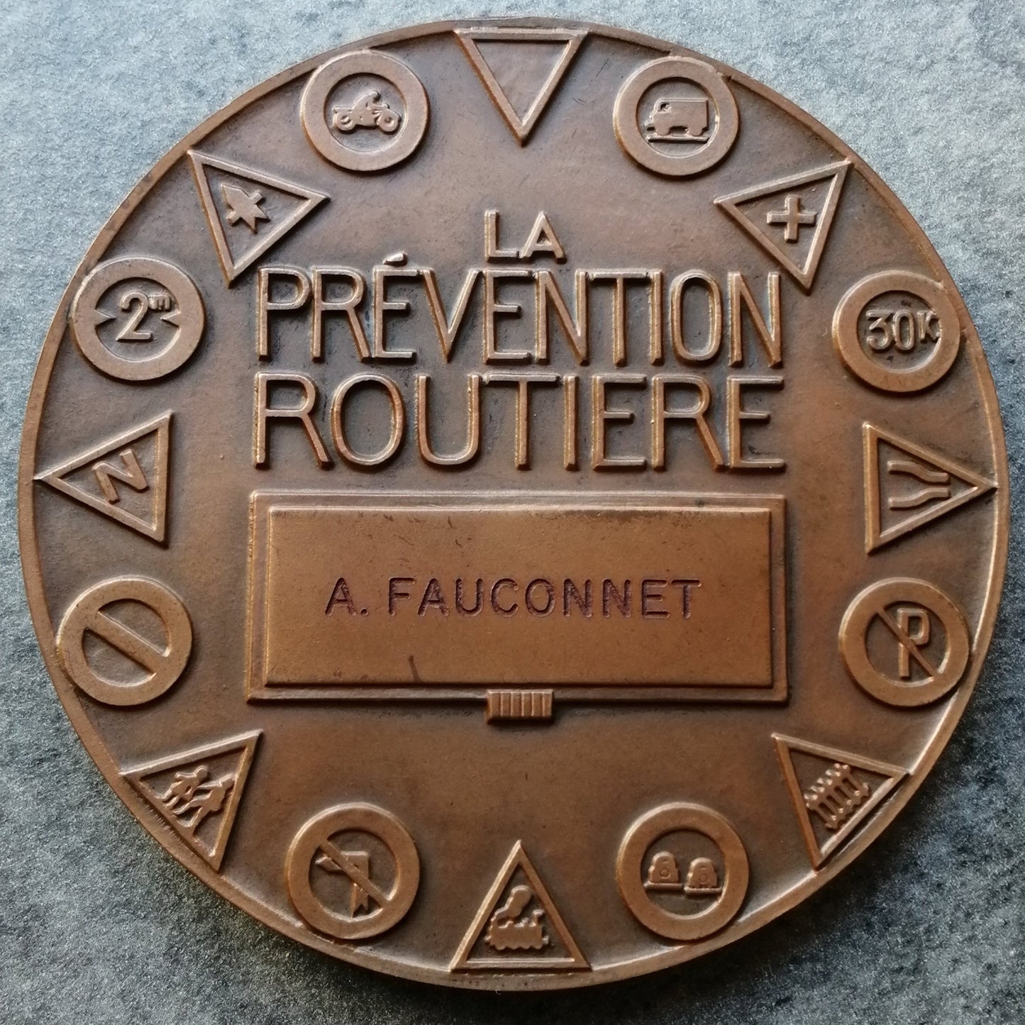 Road prevention medal by Turin 185.30 gr 72 mm