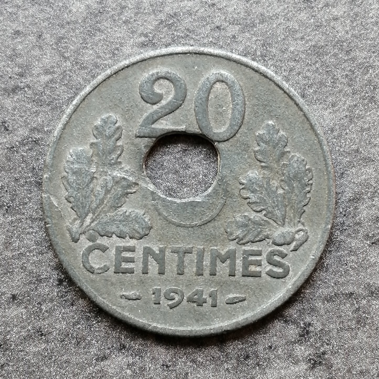 Failure 20 cents 1941 Decentrated hole French state 3.55 gr zinc G. 321