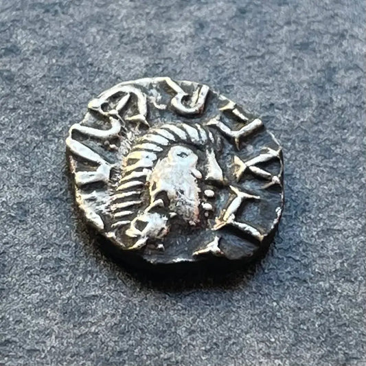 PUEBLOS BÁRBAROS (675-750) POITOU / MELLE Denier de plata 1,01 gr