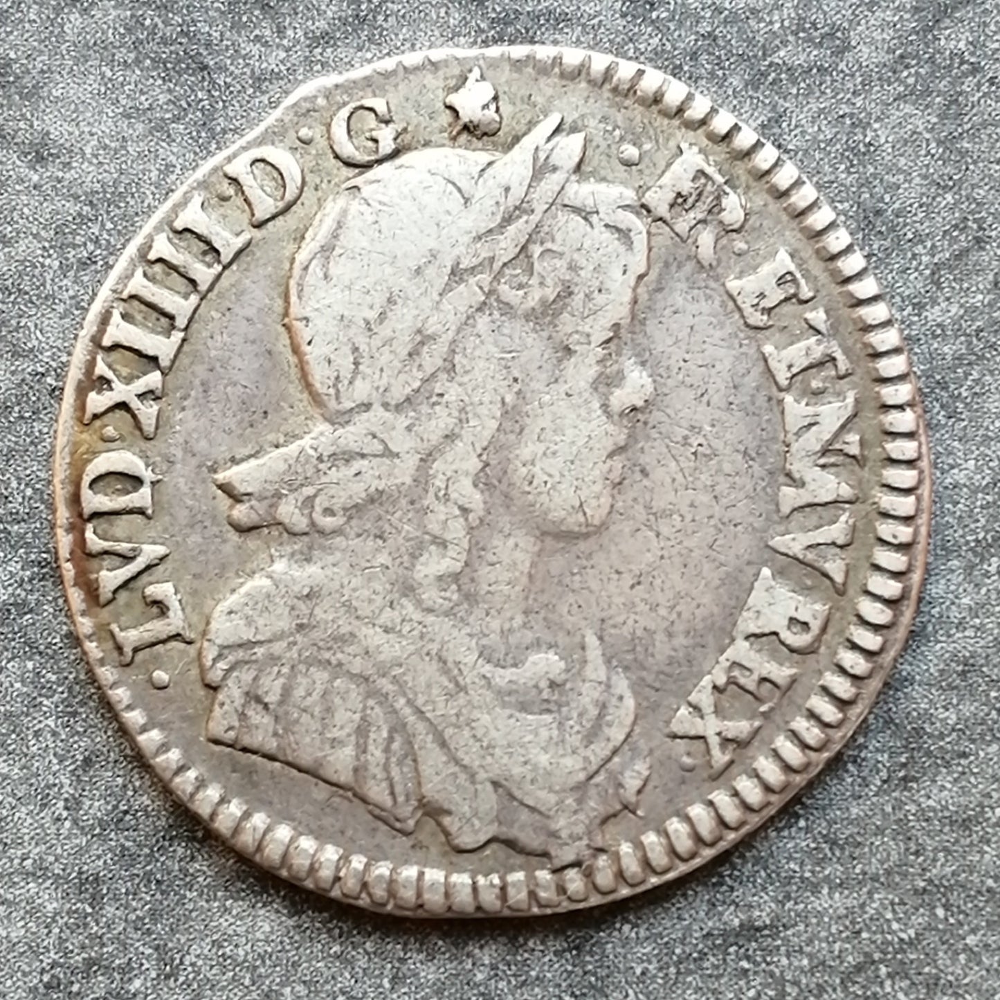 Luis XIV (1643-1715) 1/12 ecu con mecha larga 1649 N Montpellier 2,16 gr