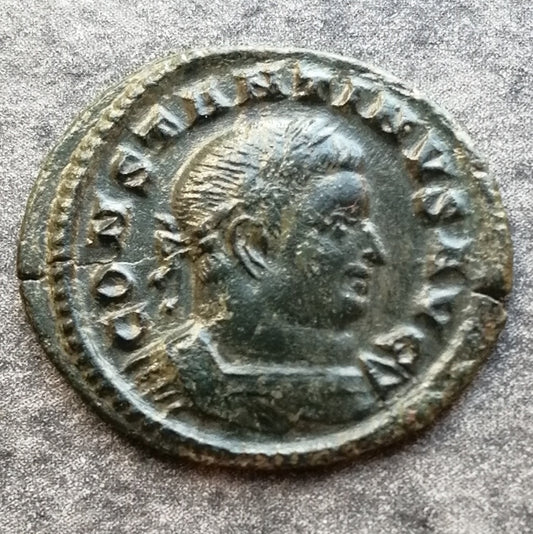 Constantino I (306-337) Demi Nummus Sol Invicto Trier 1,68 gr 19 mm