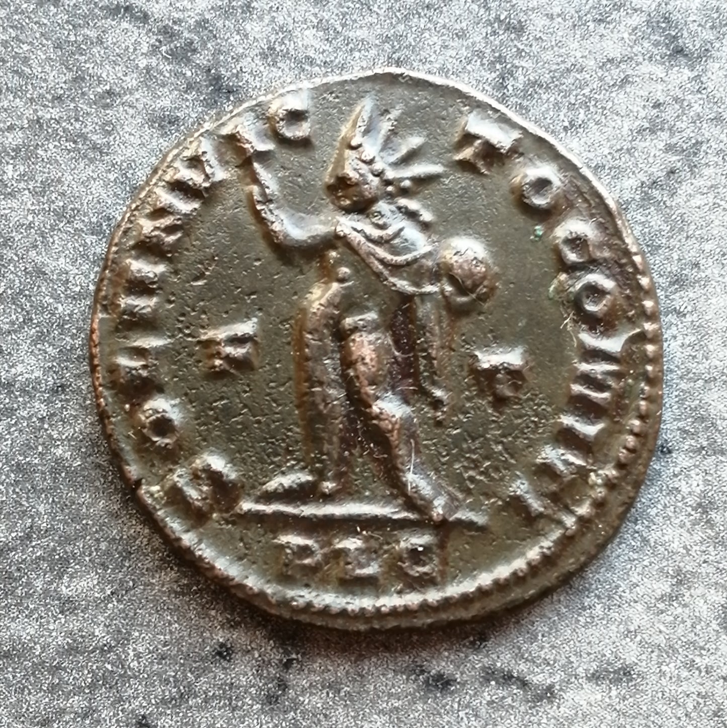 Constantino I (306-337) Follis Sol Invicto Comiti Lyon 4,74 gr 22 mm