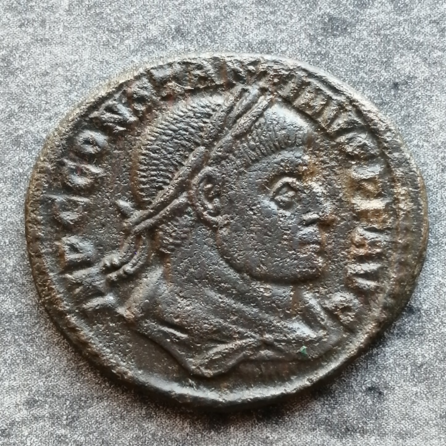 Constantino I (306-337) Follis SPQR Optimi Principi Ostia 4,73 gr 22 mm