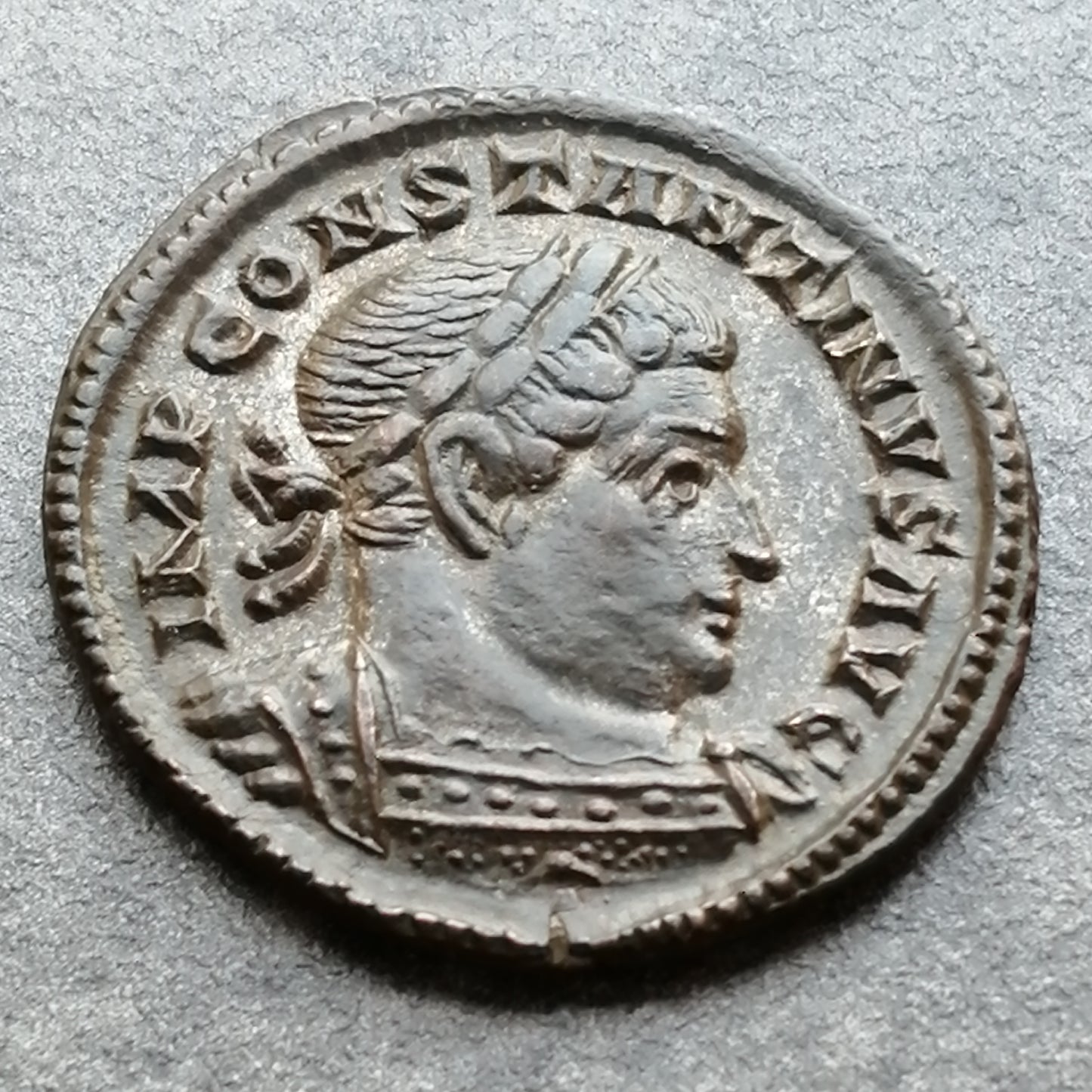 Constantino I (306-337) Follis Sol Invicto Comiti Trier 4,94 gr 23 mm