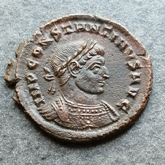 Constantino I (306-337) Follis Soli Invicto Comiti Trier 2,86 gr 20 mm