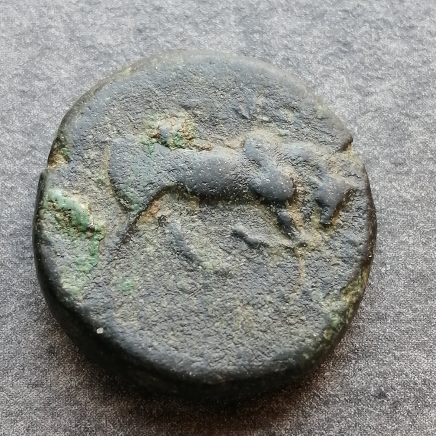 Syria Kingdom Seleucid Antiochus Ier Soter (280-261 AV JC) Unit with copper bull 7.32 gr 19.5 mm