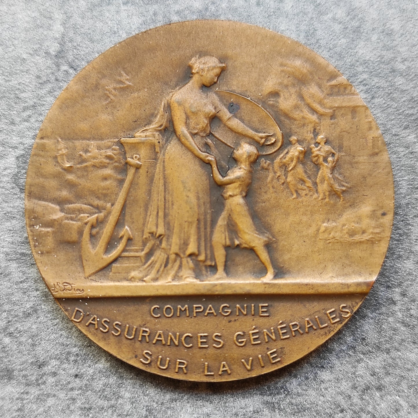 Centennial medal of the general insurance company on life 1919 50 mm 50.52 gr