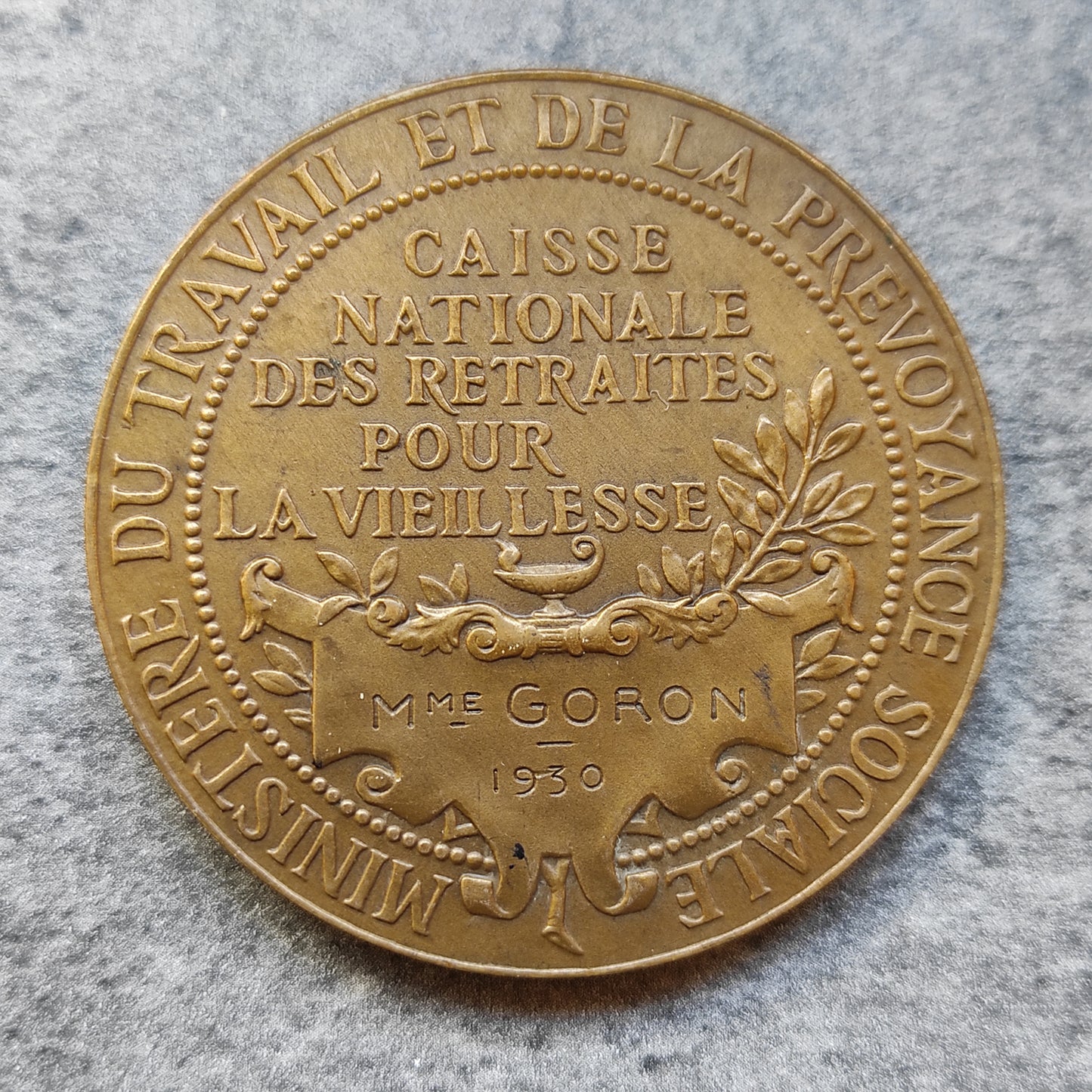 Medalla Caja Nacional de Pensiones para la vejez 50 mm 62,89 gr