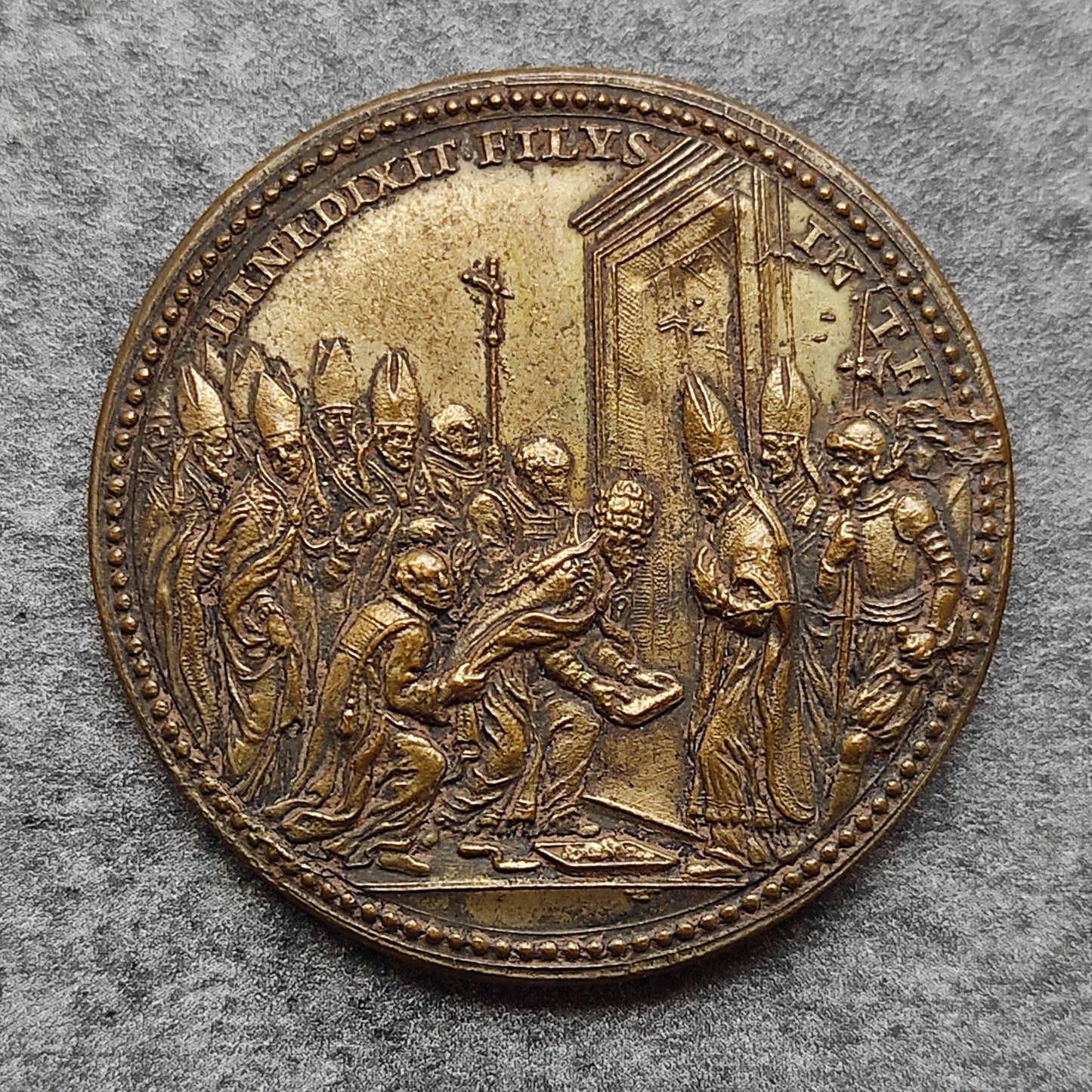 Medalla Papal Clemente XI 1700 Elección al Pontificado y cierre de la puerta santa 38 mm 25,4 gr