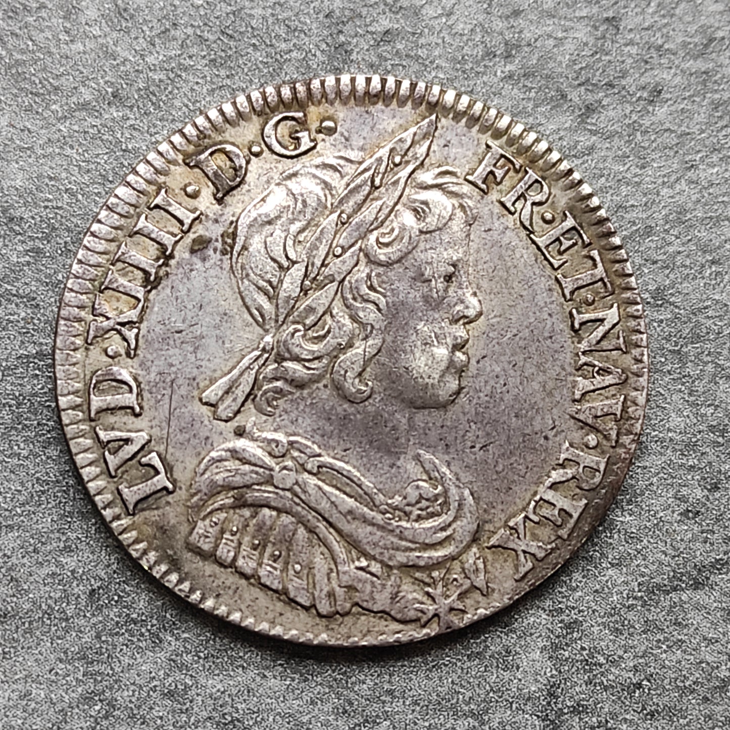 Luis XIV (1643-1715) Cuarto de escudo con cerradura corta 1645 A París Plata 6,82 gr