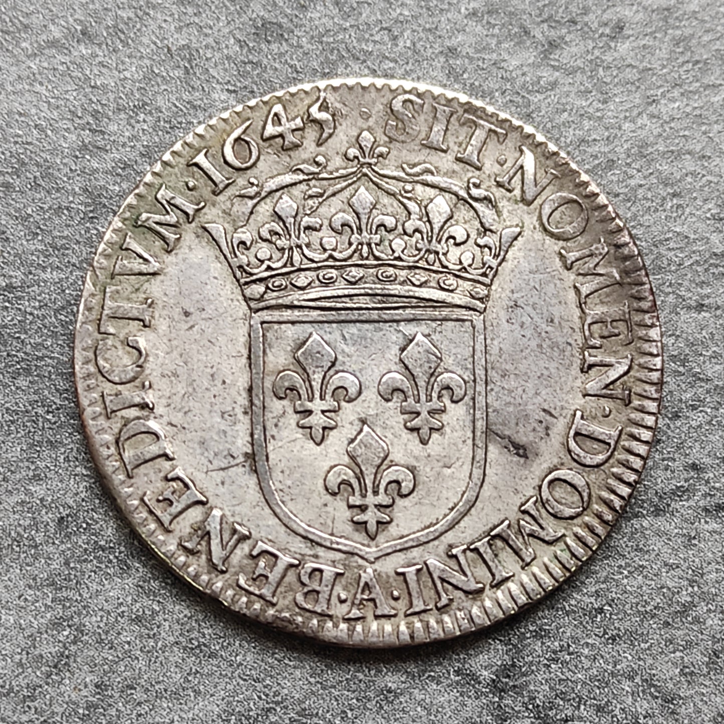 Luis XIV (1643-1715) Cuarto de escudo con cerradura corta 1645 A París Plata 6,82 gr