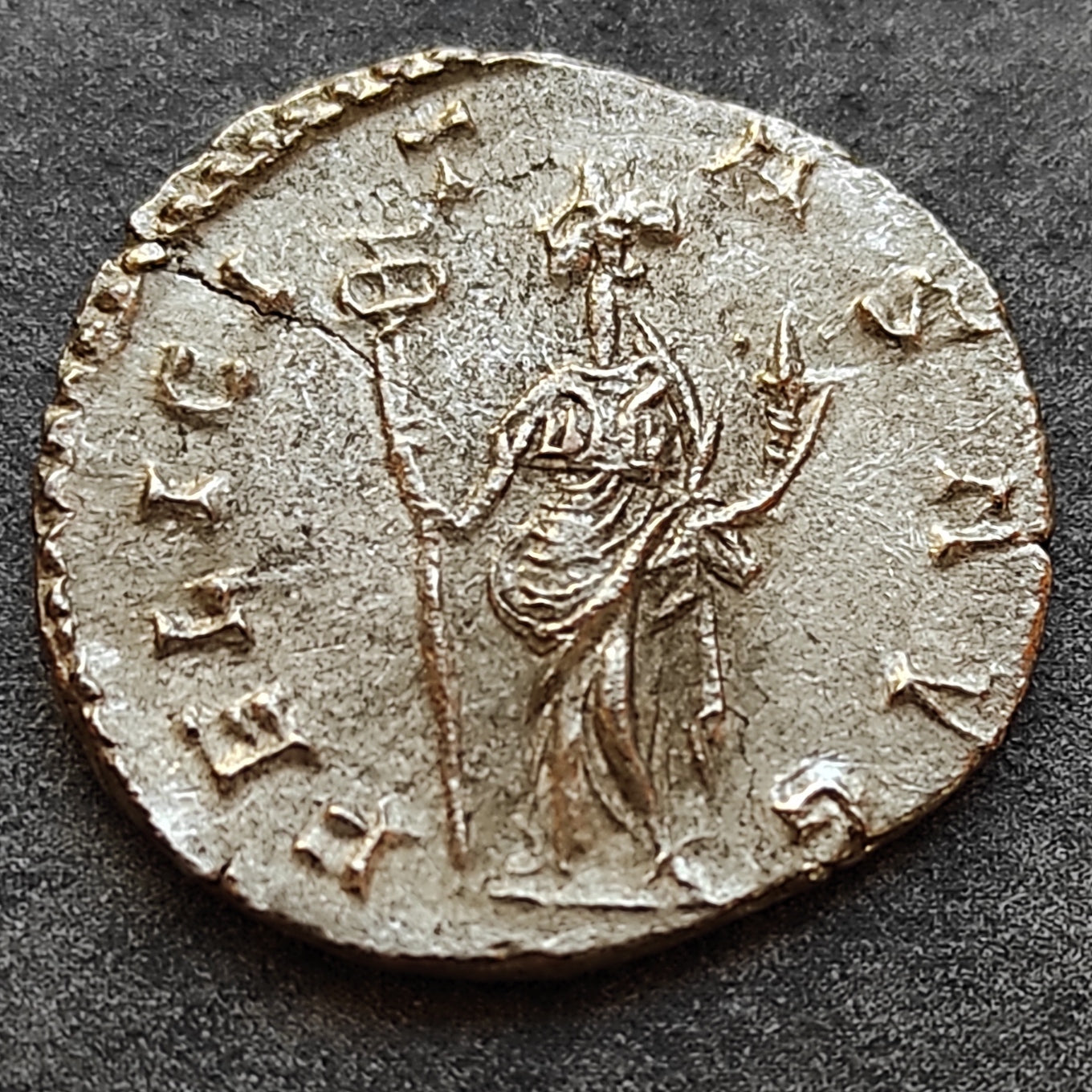 Postumus (260-269) Antoninianus Felicitas Promedio 2,9 gr