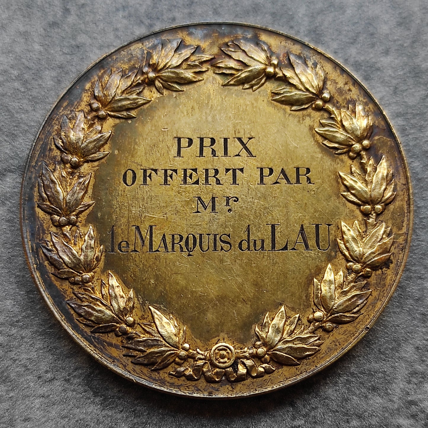 Silver medal offered by the Marquis du Lau d'Annéns. 68.67 gr