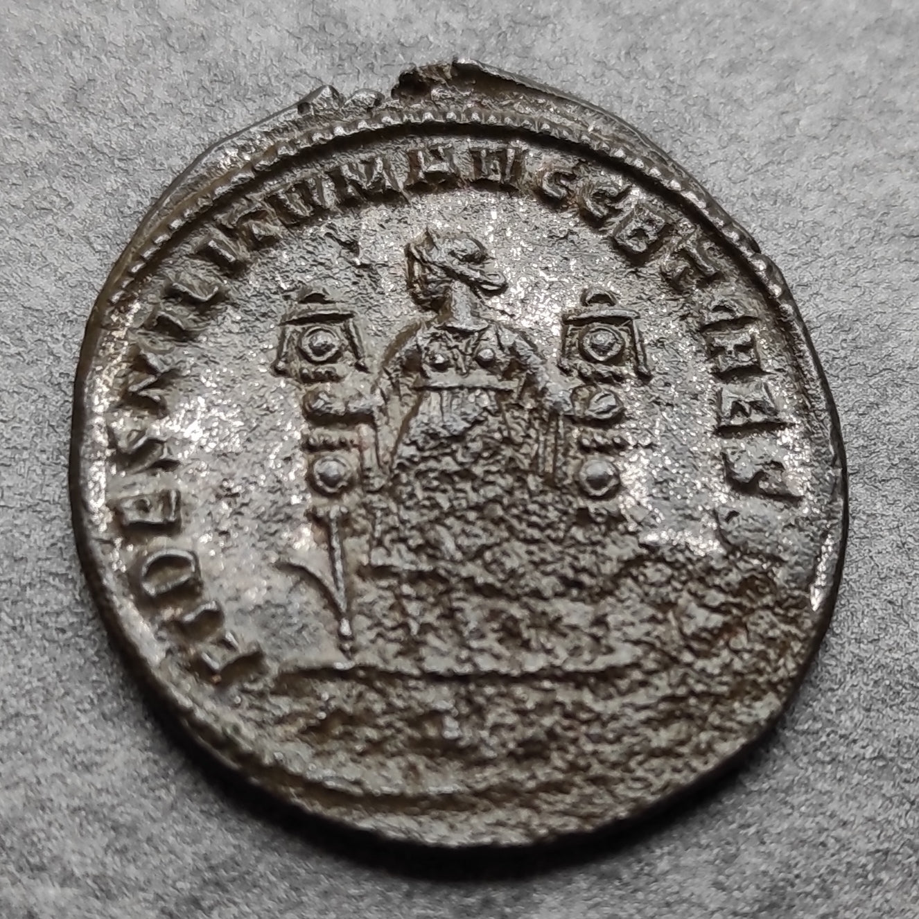 Severo II (306-307) Follis FIDES MILITVM AVGG ET CAESS NN Aquilée 8,76 gr