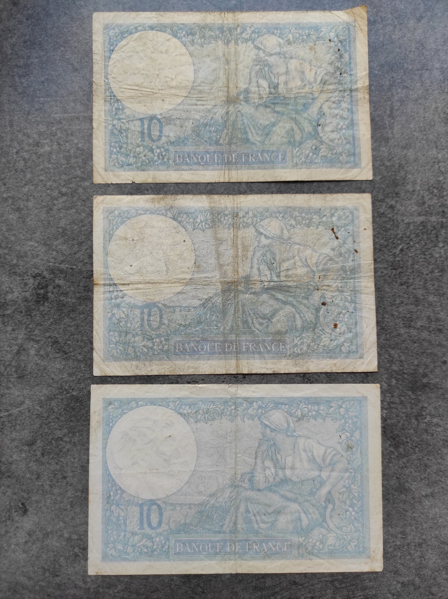 Lote de 3 billetes de 10 Francos Minerve 1932 1939 y 1940