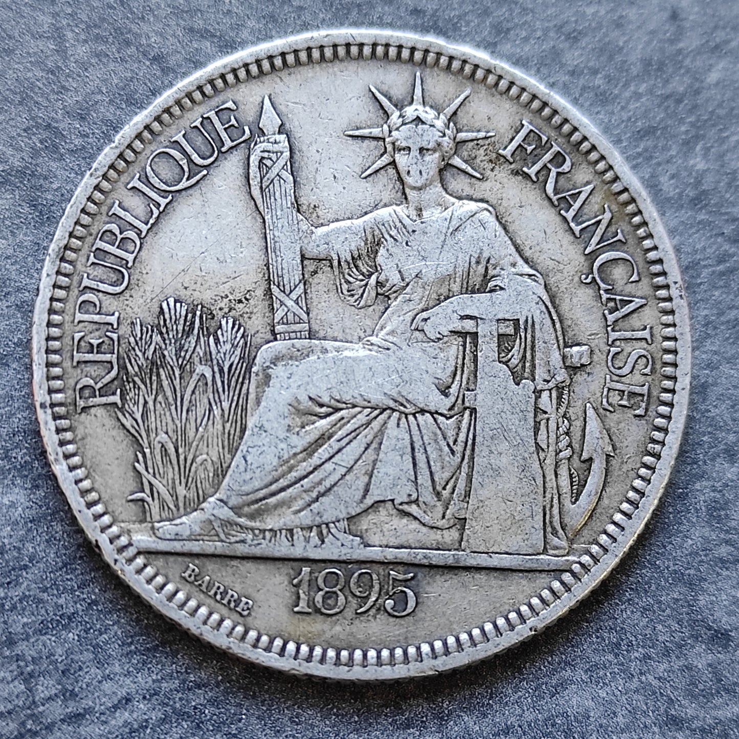 Indochine française 1 piastre de Commerce 1895 Argent 26.88 gr